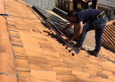 Proceso de instalación de placas solares en Úbeda