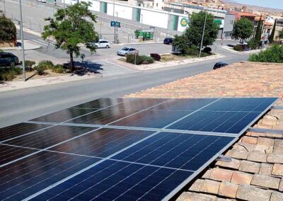 Instalación panel fotovoltaico en Guadix