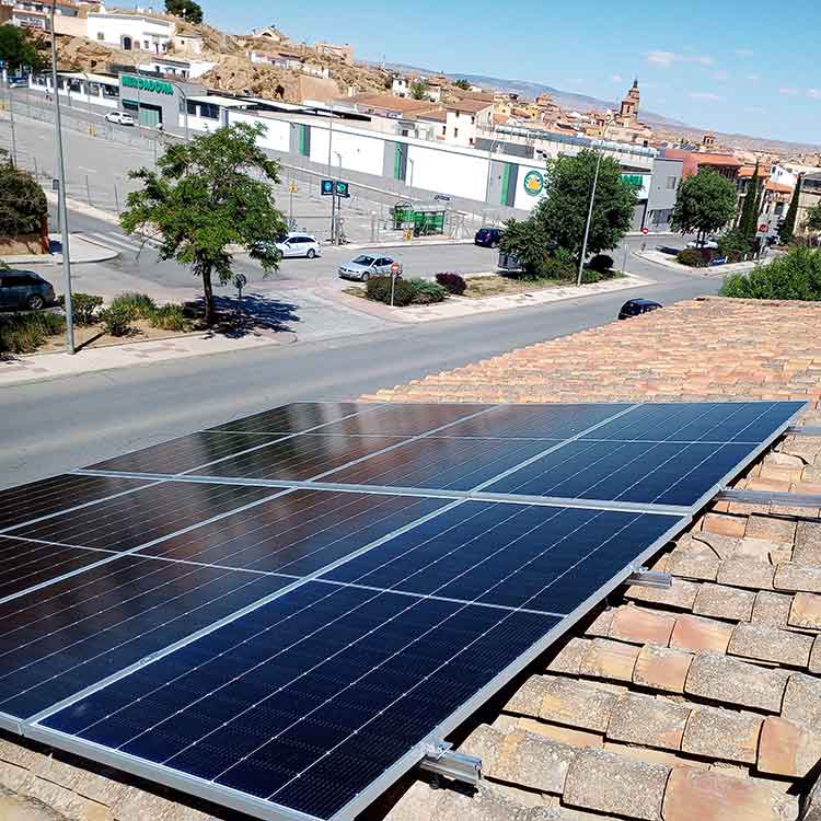 Instalación de placas solares Guadix Aficlima Solar