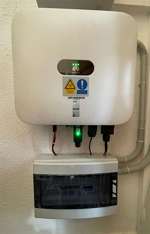 Instalación-de-placas-solares-Guadix Inversor solar Huawei 6kw Instalado en Guadix