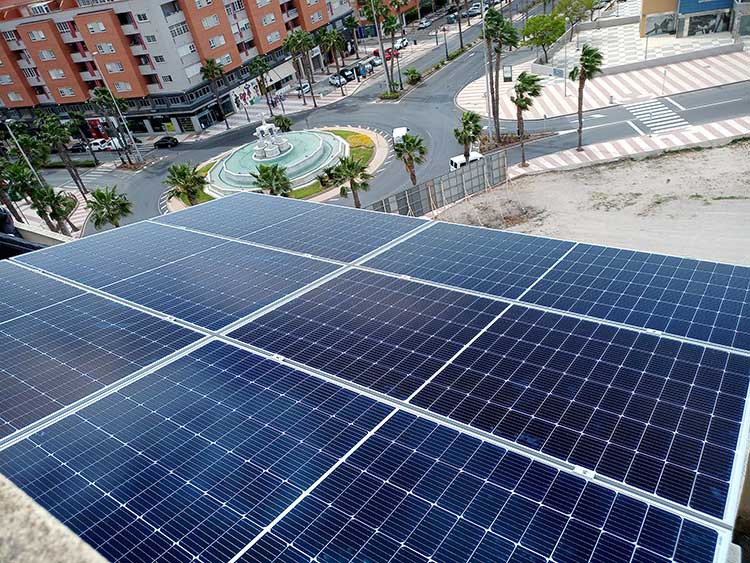Instalación de placas solares en Almería